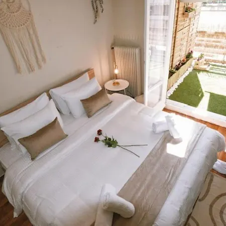Cozy In The Heart Of Athens! Apartment Athens